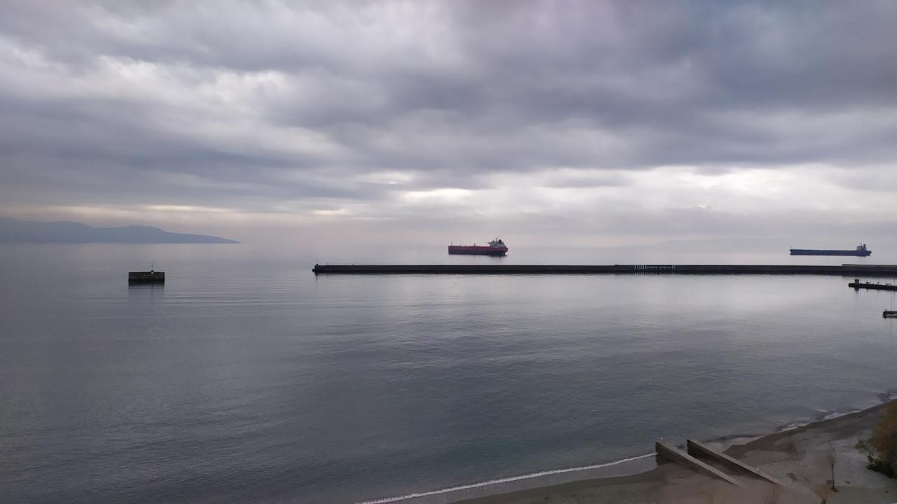 Seafront Penthouse Leo Leilighet Kalamáta Eksteriør bilde